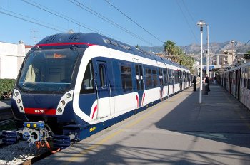 Da oggi i nuovi orari della Circumvesuviana, tutti direttissimi Napoli-Sorrento – la tabella dei nuovi orari –