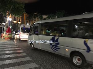 Rinviati al 2019 i divieti per i bus a Sorrento
