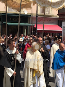 La messa? Questa mattina niente, c’è la processione