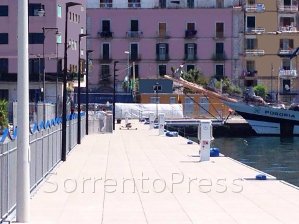 Superyacht nel centro di Castellammare