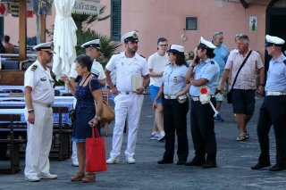 Nuovo blitz di Capitaneria e caschi bianchi a Marina Grande