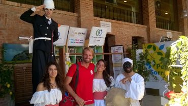 Massimiliano Rosolino allo stand della penisola ad Expo