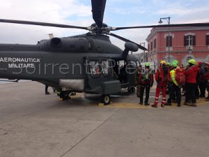 Esercitazione di soccorso aereo a Punta Campanella