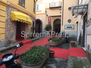 Vandali in azione a Sorrento – video –