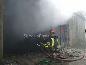 Incendio a Vico Equense, sarebbe di natura dolosa