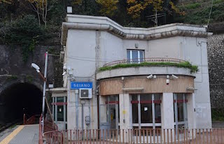 La stazione della Circum di Seiano diventa un b&b