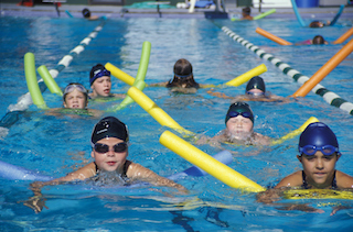 A Sorrento tornano i corsi di nuoto e acquagym gratuiti