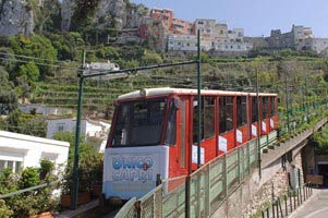 Rottura col sindaco, da lunedì orario ridotto per la Funicolare di Capri