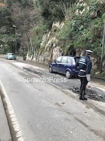 Metanizzazione, in via Capo salta l’asfalto