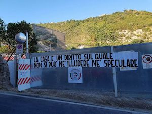 Protesta CasaPound contro l’housing sociale di Sant’Agnello