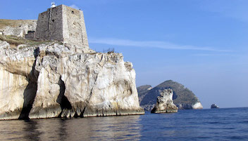 Escursione alla scoperta delle torri di avvistamento della Baia di Ieranto