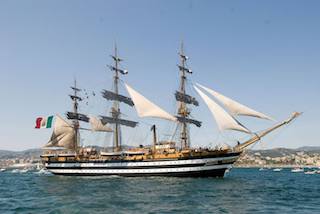 La nave Amerigo Vespucci a Massa Lubrense per il Premio Vervece