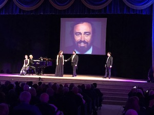 Grande successo a Sorrento per l’omaggio a Pavarotti – video-