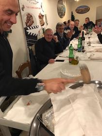 Serata azzurra da Zi Ntonio per lo staff dell’Ufficio Bar Fauno