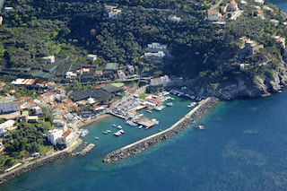 Al via i lavori di messa in sicurezza della scogliera di Marina Lobra