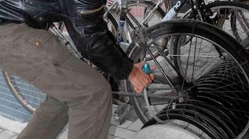 Furto di una e-bike da un ristorante di Sorrento, arrestato