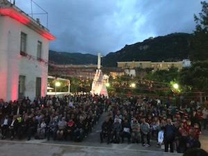 Folla di tifosi a Villa Fiorentino per la festa-promozione del Sorrento – foto e video –