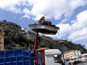 Bonifica fondali di Marina Grande a Sorrento, raccolte 3 tonnellate di rifiuti