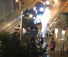 Auto contro scooter, ennesimo incidente sul corso Italia