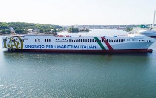 Varata la nuova nave Tirrenia. Onorato: “Solo marittimi italiani”