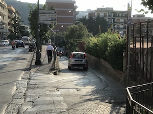 Via i bus di linea dal centro di Sorrento, gara per allargare via Marziale