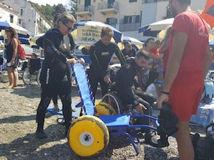 Regione Campania, ok ai contributi per l’accesso alle spiagge per disabili