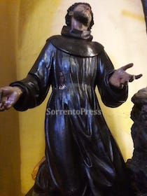 Sorrento, rubato il cordone d’argento dalla statua di San Francesco dell’omonima chiesa