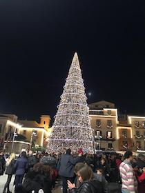 Le mille luci del Natale a Sorrento – video –