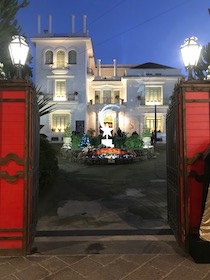 Sorrento. A Villa Fiorentino il Villaggio di Babbo Natale e mostre legate al grande cinema mondiale