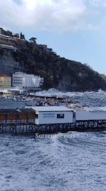 Allerta vento e mareggiate in costiera Sorrentino-Amalfitana