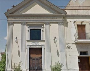 Rubano antico calice da una chiesa e tentano di fuggire verso Sorrento, presi