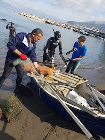 Sorrento: Operazioni di pulizia dei fondali e della costa di Marina Grande e Regina Giovanna