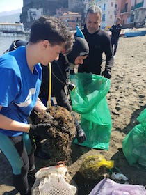 A Sorrento studenti a confronto con esperti per salvare il mare e le acque