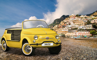 Hertz presenta a Sorrento la 500 “Spiaggina”