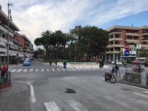 A Sorrento vaccino e caffè in piazza