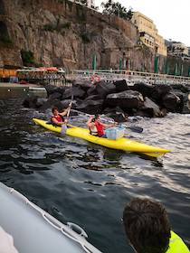 Caccia alla Plastica in Kayak nel mare di Sorrento