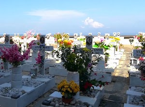 Commemorazione defunti, orari dei cimiteri di Massa Lubrense