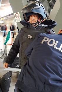 Artificieri in azione alla stazione di Napoli Centrale – foto –