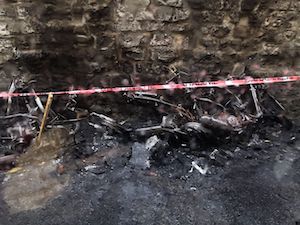 Scooter in fiamme nella notte a Piano di Sorrento, è giallo