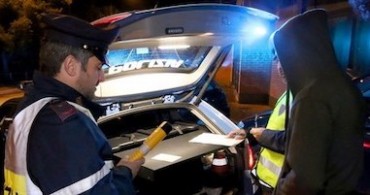 Controlli della Stradale con il drogometro lungo le strade di Sorrento