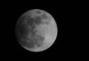 Domani prima eclissi di Luna del nuovo anno, ecco come osservarla