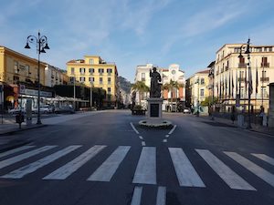 Da stasera il coprifuoco in Campania, il modulo per l’autocertificazione