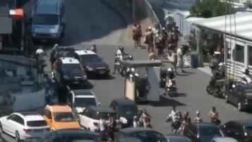 Si masturba davanti a minori in spiaggia a Meta, arrestato 56enne di Napoli