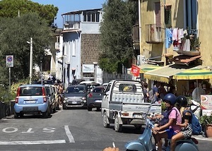 Bagni della Regina Giovanna di Sorrento caos fuori controllo