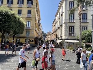 La Campania in zona bianca solo a fine giugno