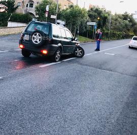 Nuovo incidente all’incrocio dei Colli di Fontanelle. I residenti: Si aspetta un altro morto?