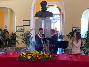 Da oggi Massimo Coppola è il nuovo sindaco di Sorrento – foto –