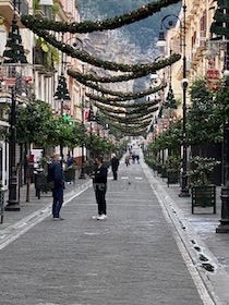 Sorrento zona rossa, ma gente in strada e pochi controlli