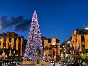 A Sorrento si accendono le luminarie e parte Shopping sotto l’Albero