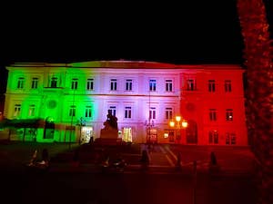 Il Comune di Sant’Agnello si illumina con il tricolore